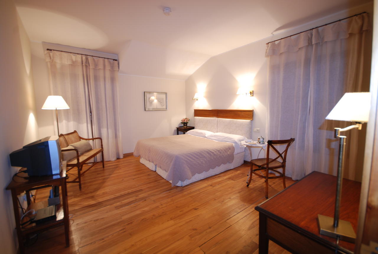 Hotel Del Verde Al Amarillo Пеньясрубьяс-де-Пирон Экстерьер фото